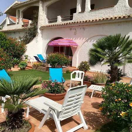 度假居 Casa Sulla Spiaggia 弗里米尼迪夸尔图